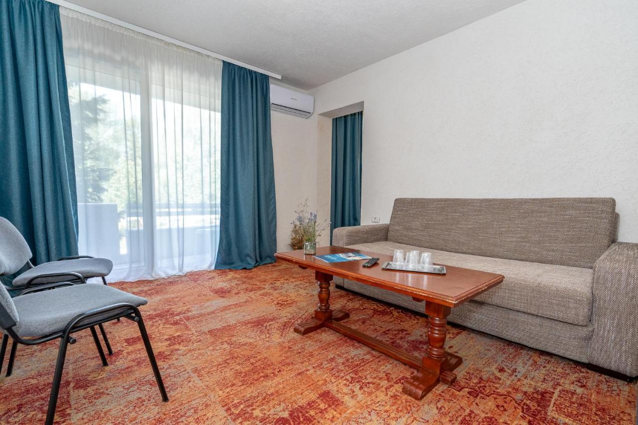 Hotel Irina Venus Buitenkant foto